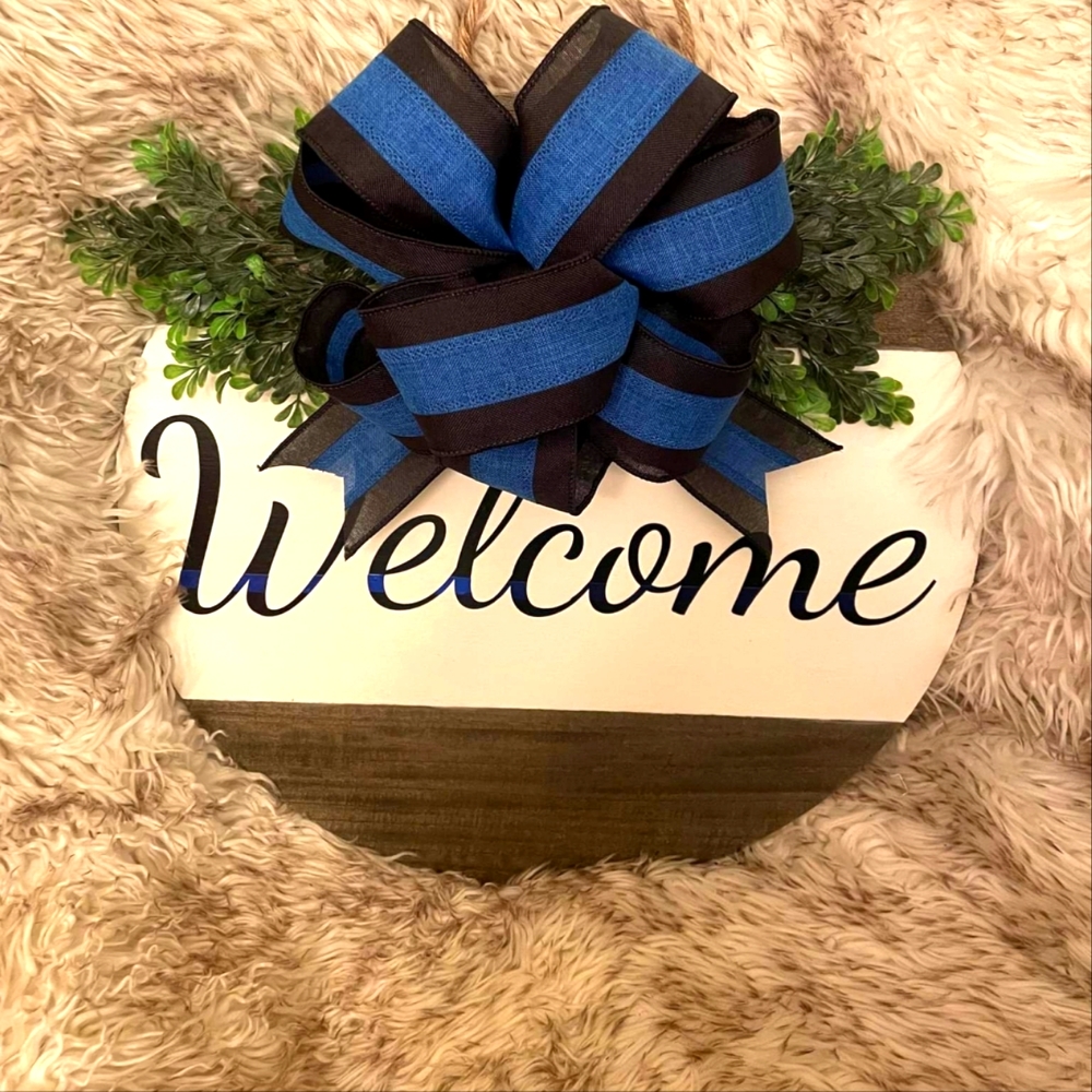"Thin blue line" Handmade Welcome door Sign - Picture 2 of 6